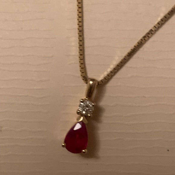 14k gold necklace with ruby pendant - Picture 10 of 10